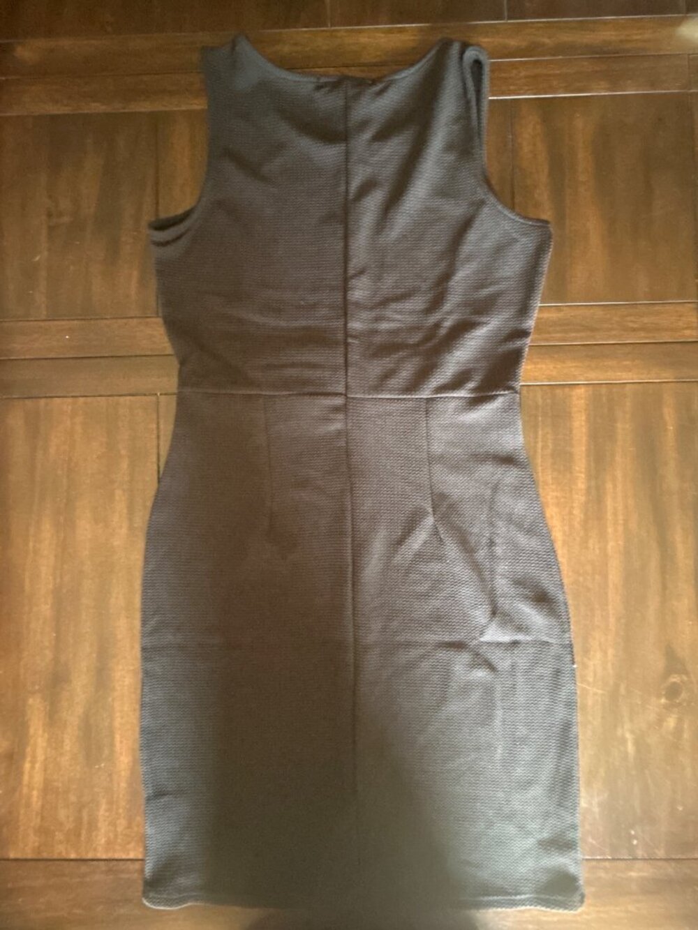Romeo + Juliet Couture Black Textured Sleeveless Bodycon Dress M Gold Grommet - Picture 2 of 11